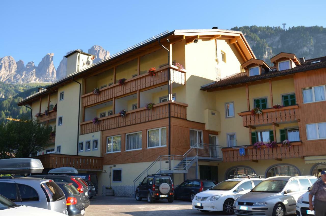 拉狄那酒店 坎皮泰洛迪法萨 外观 照片
